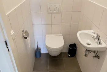 KRE080 toilet